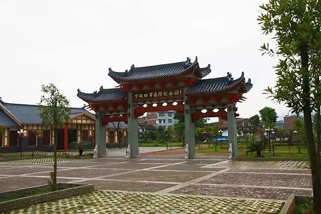 将军孔俊彪时隔50年回家，意外发现长征时“牺牲”的战友还活着