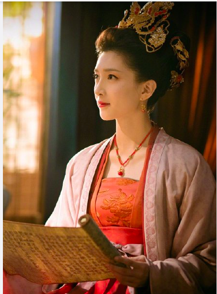 女星古装照：海陆没刘海更洋气，陈小纭诠释了肌如凝脂柔弱无骨