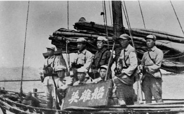 Ѧ��׼ȷ�жϳ��Ҿ���½ʱ��͵ص㣬Ϊ�λ��Ƕ��˺��ϵ�