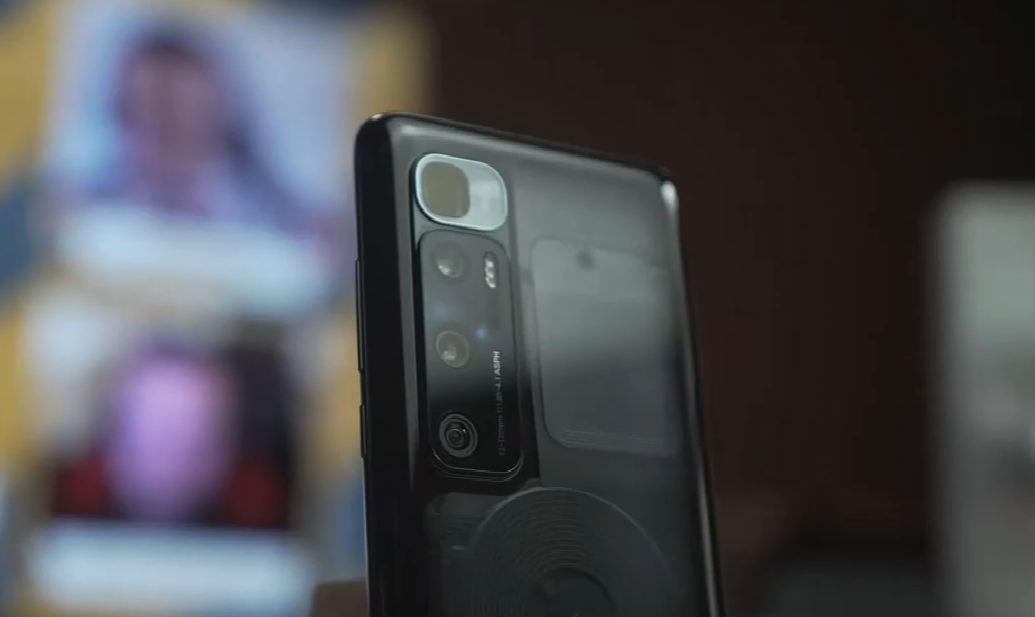 华为mate40 Pro和小米10至尊纪念版，谁更值得入手？