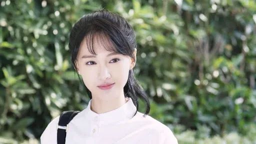 郑爽胡彦斌互怼上热搜：分手了，就不要再艾特我了吧
