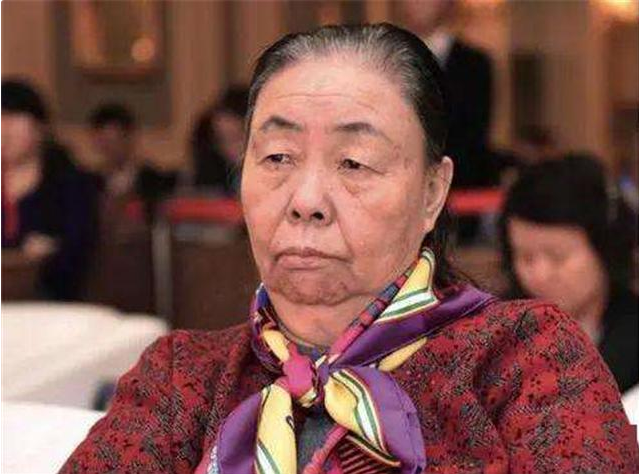 昔日首富黄光裕即将出狱！若不是这个女人，国美早已不复往日