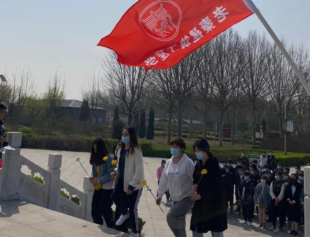 缅怀先烈 铭记历史 | 老秦学校清明开展祭奠英烈活动