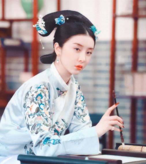 “乘风破浪的姐姐”开录，选手吐槽太累时，许飞已找到出道的捷径