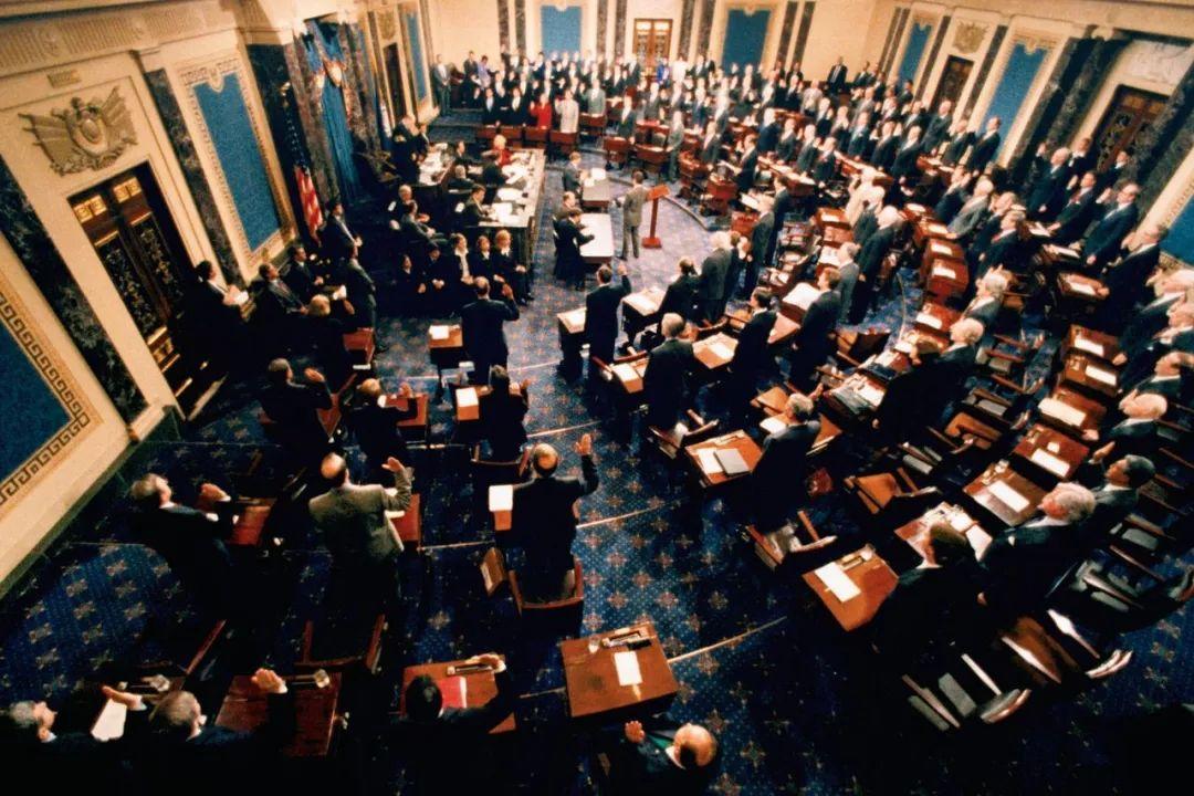 如何看待美國印錢、放水的行為？ 就像小時候玩的尿炕遊戲