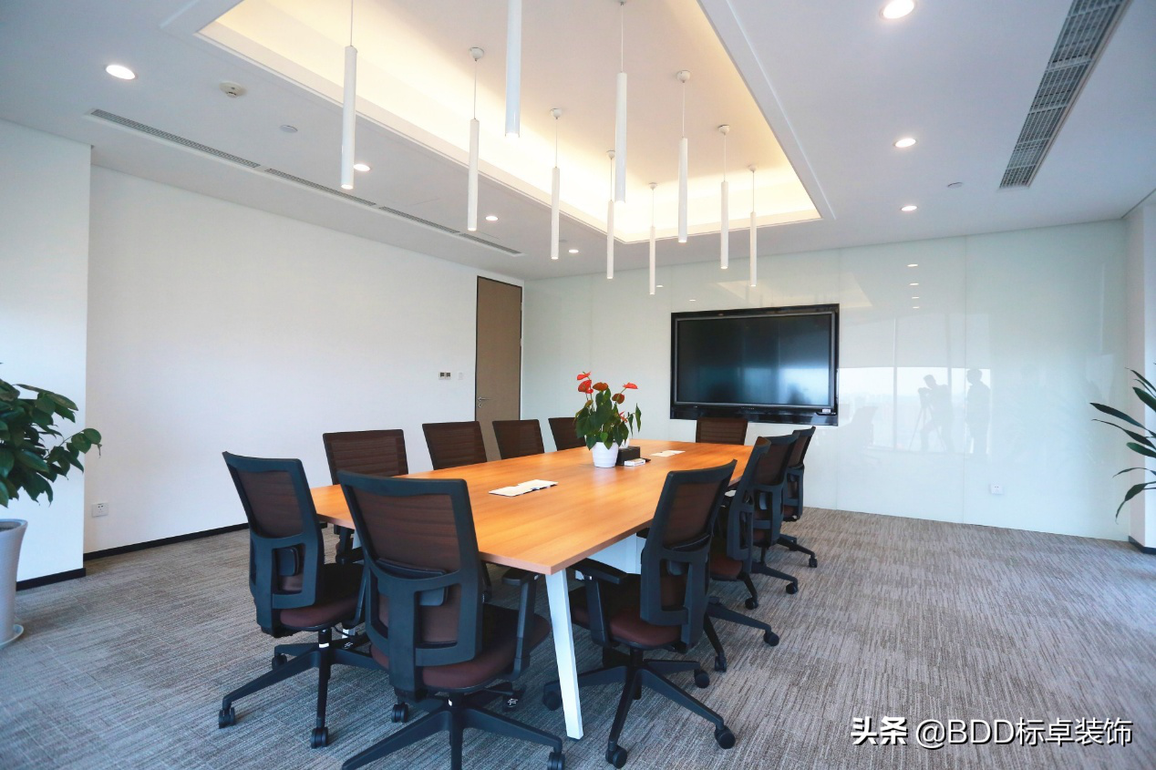 品鉴成都办公室装修｜平易简明·西藏西雅易明医药
