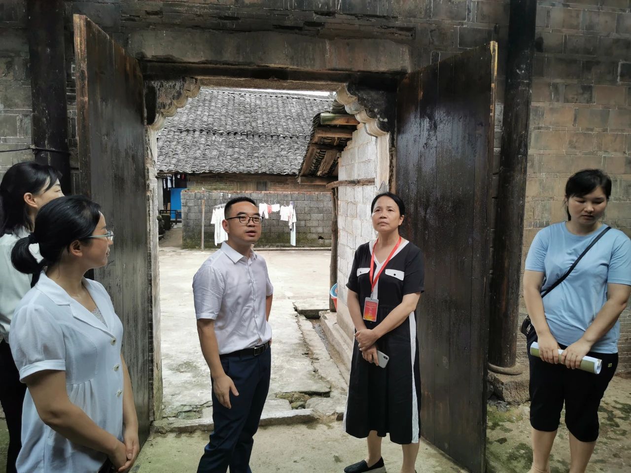 向建平深入鹤城区经开区开展“两条例”执法检查