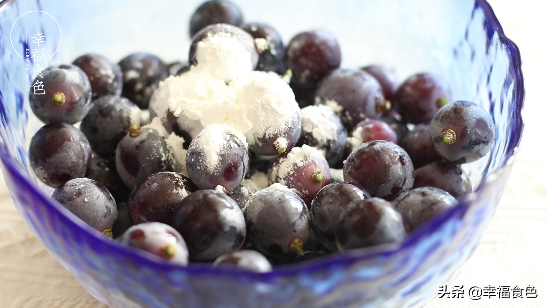 用吃剩的葡萄皮做的果冻，Q滑冰凉，一点不输外面买的