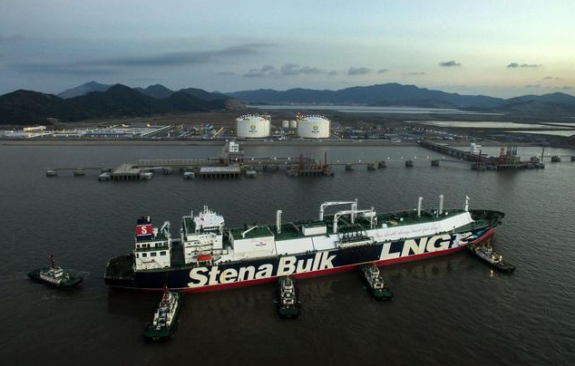 中国造船业逆势挤下韩国，获得16艘200亿大单，四代LNG船有多强