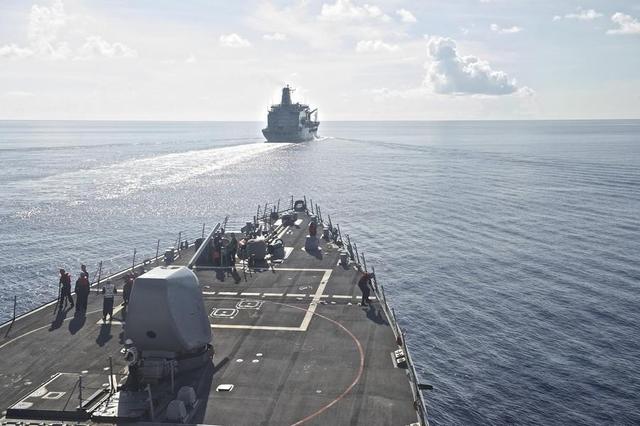 美特种兵逼近委边境，军舰驶入西太敏感区域，美搅局为啥突然升级