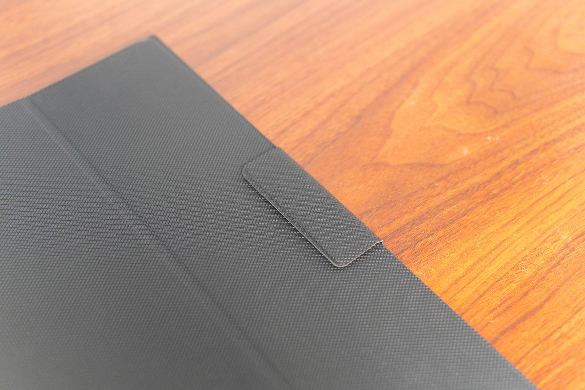 99% P3色域，10bit色深，这真是一块便携显示屏？