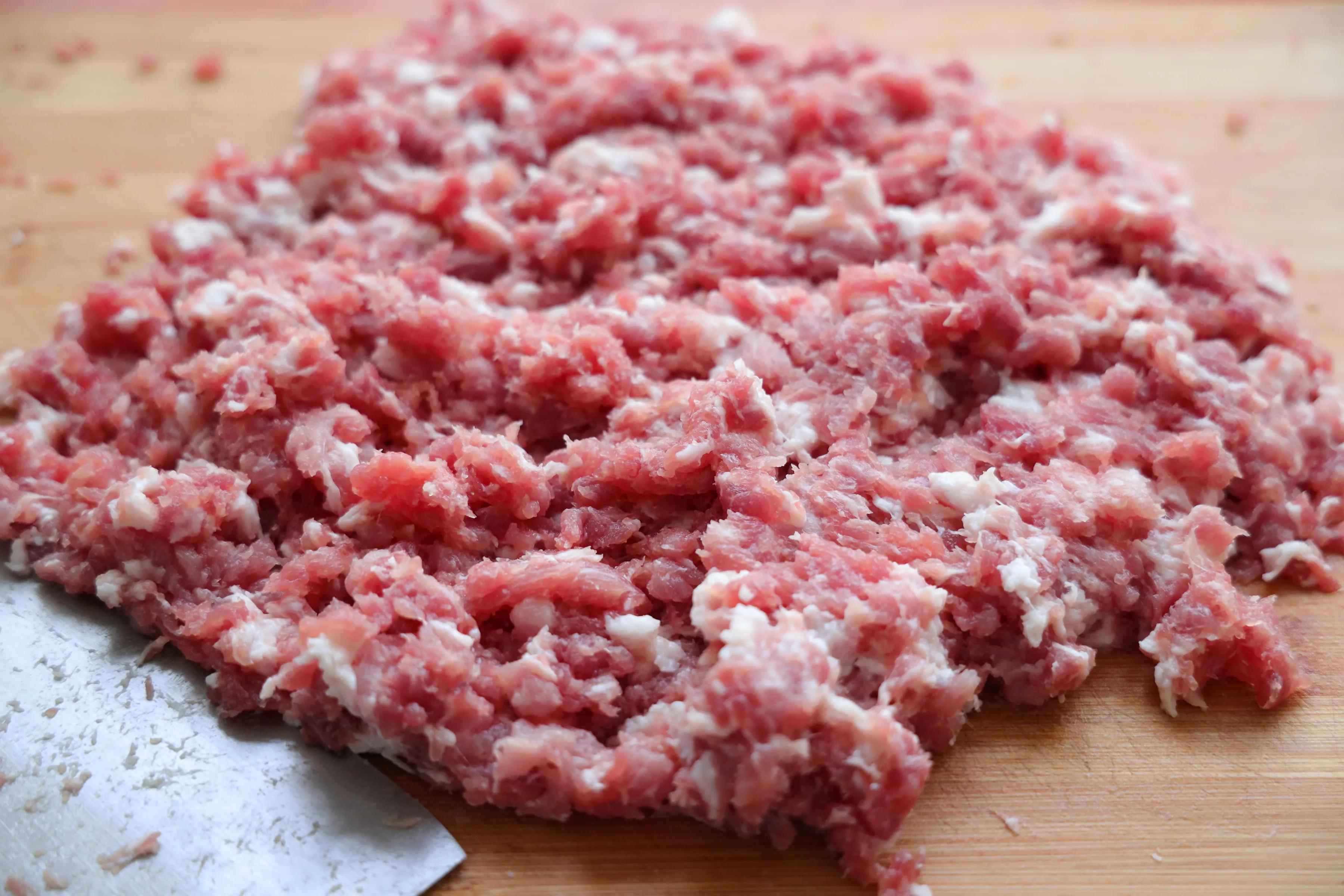 自制脆皮肠，纯肉馅儿吃起来太过瘾了，在家做无添加才健康