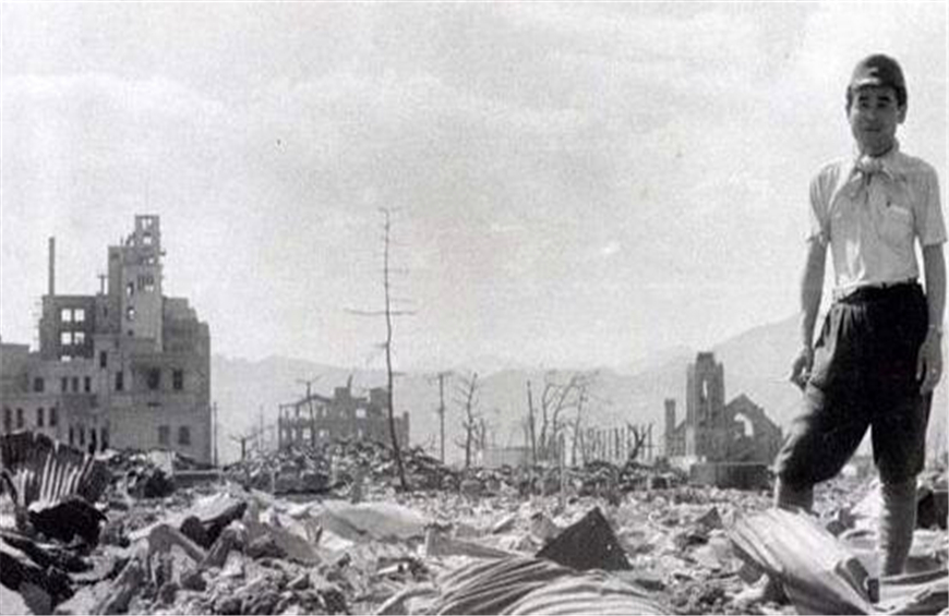 1945年广岛原子弹爆炸 6000度高温将人瞬间蒸发 活着比死亡痛苦 王牌小太史 Mdeditor