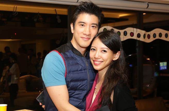 王力宏坐实学霸称号，给三胎儿子取名，全名5笔