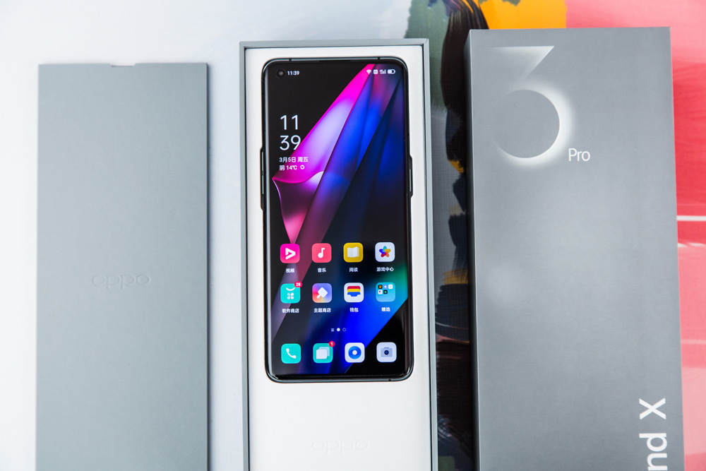 OPPO Find X3 Pro屏幕评测：不仅好看，而且贴心