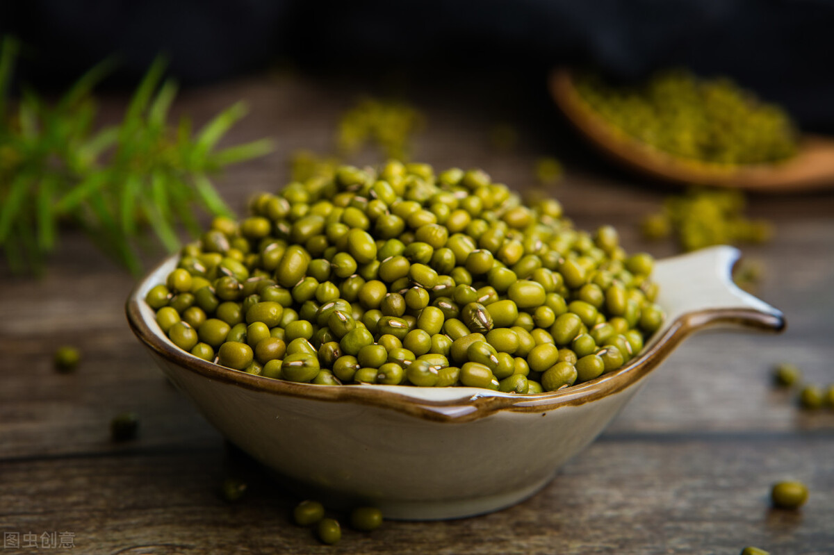 煮綠豆湯時，直接下鍋煮是錯的，教你一個訣竅，5分鐘綠豆煮開花