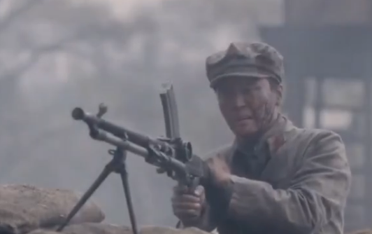 一将军离家出走20余年，建国后回乡接母，却发现