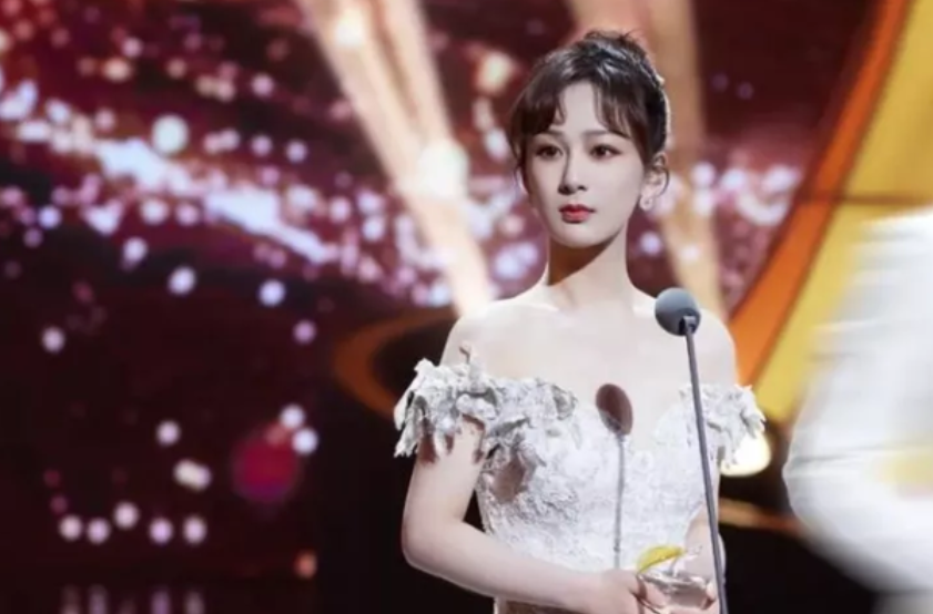 " agalloch eaglewood is like bits " disturbance is ceaseless, yang Zi " be forced " clear away an awful mess, there is an actor to retreat after group