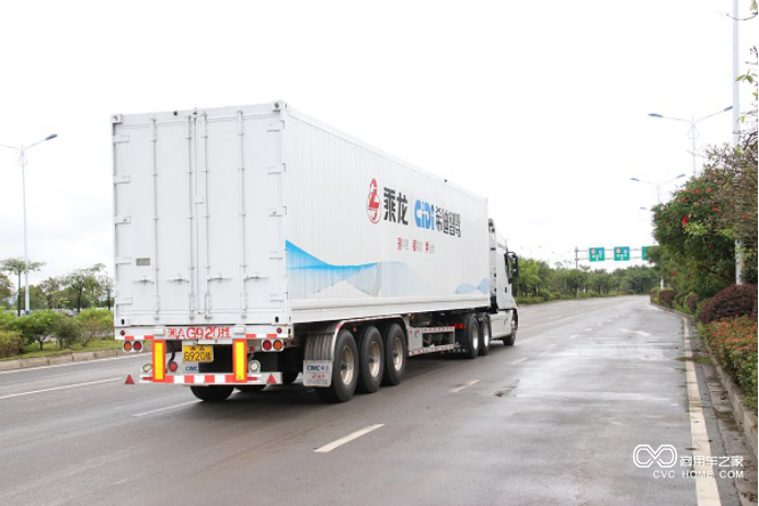 乘龍T7智能冷藏車，八千里路智與鮮