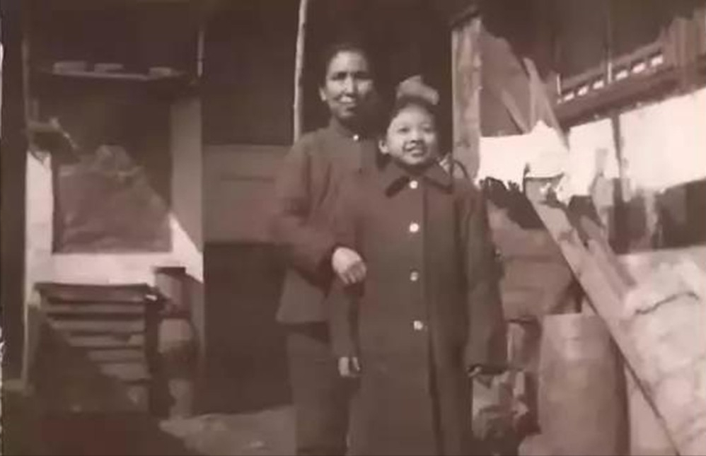 韩红：幼年丧父母亲改嫁，与王菲爱上同一男人，如今穷到令人钦佩