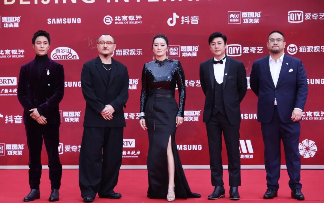 自然老去的10位女星，有人称霸影坛，有人早早退