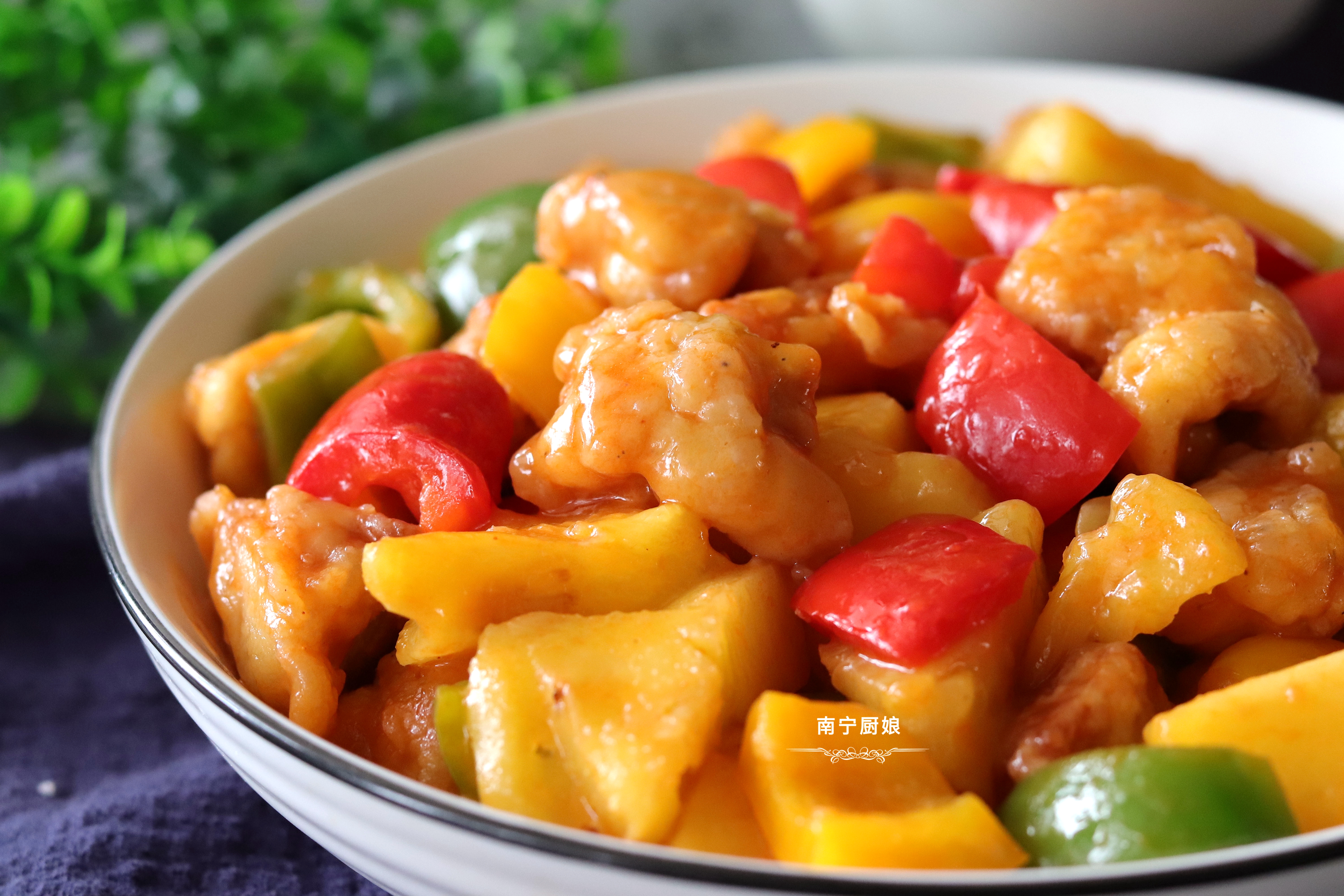 菠蘿咕嚕肉的詳細做法，牢記3個製作竅門，在家輕鬆做出飯店味道