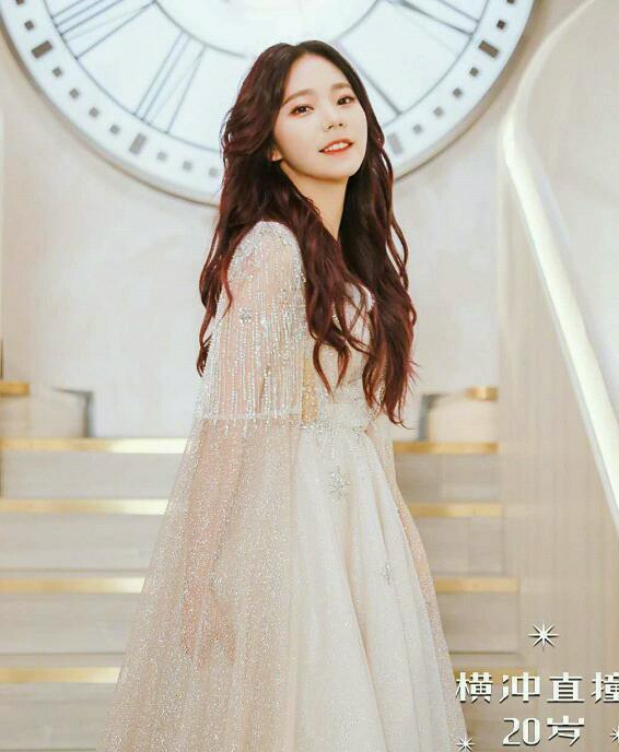 “火箭少女101”闺蜜婚纱照，犹如一群仙女下凡