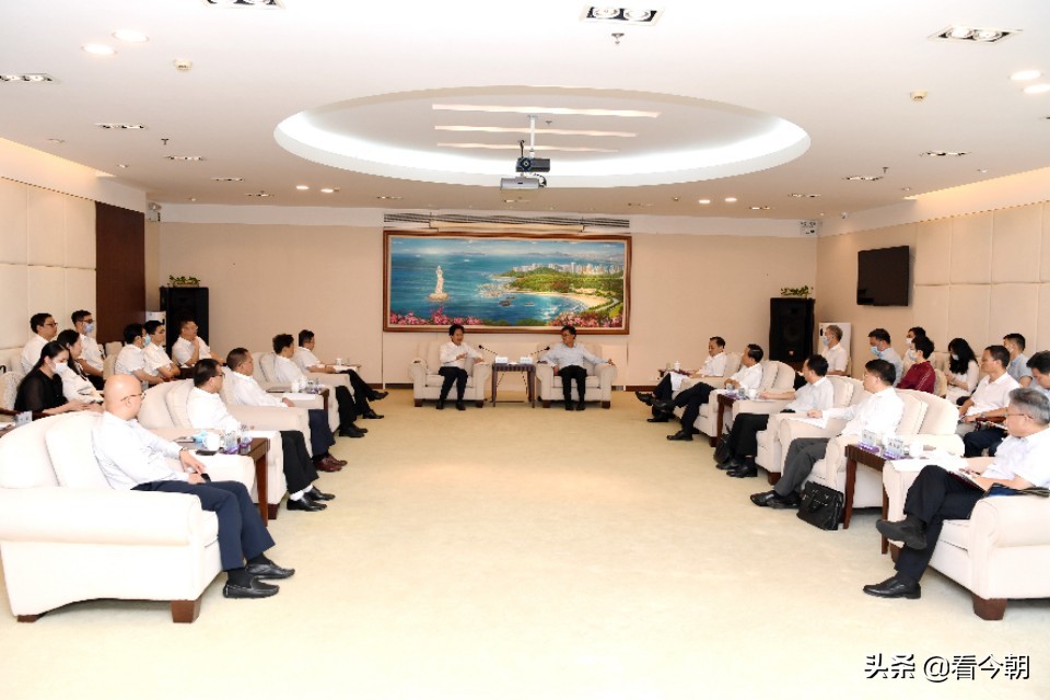 珠海市委书记郭永航会见香港铜锣湾集团主席陈智一行