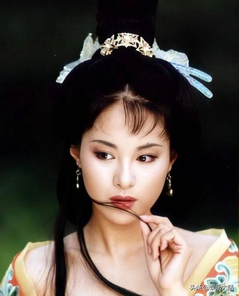 脸上有痣也好看的女演员，只服这6位，位置恰到