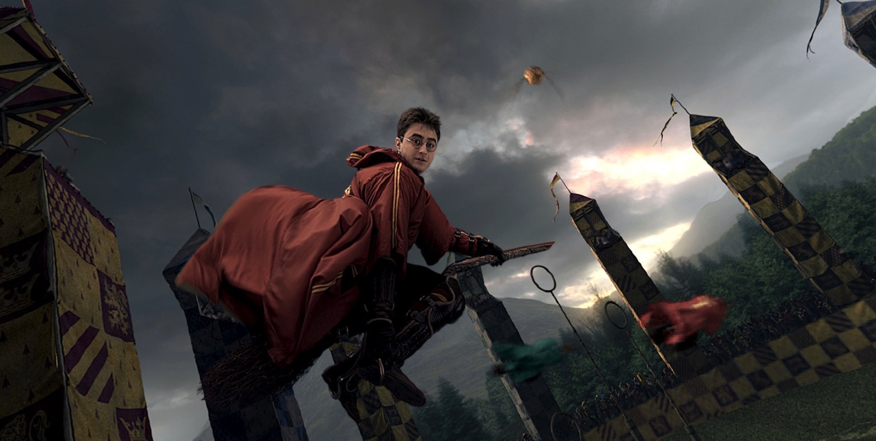 24名男性同事比赛,搞出了类似《哈利·波特》小说里魁地奇比赛的游戏