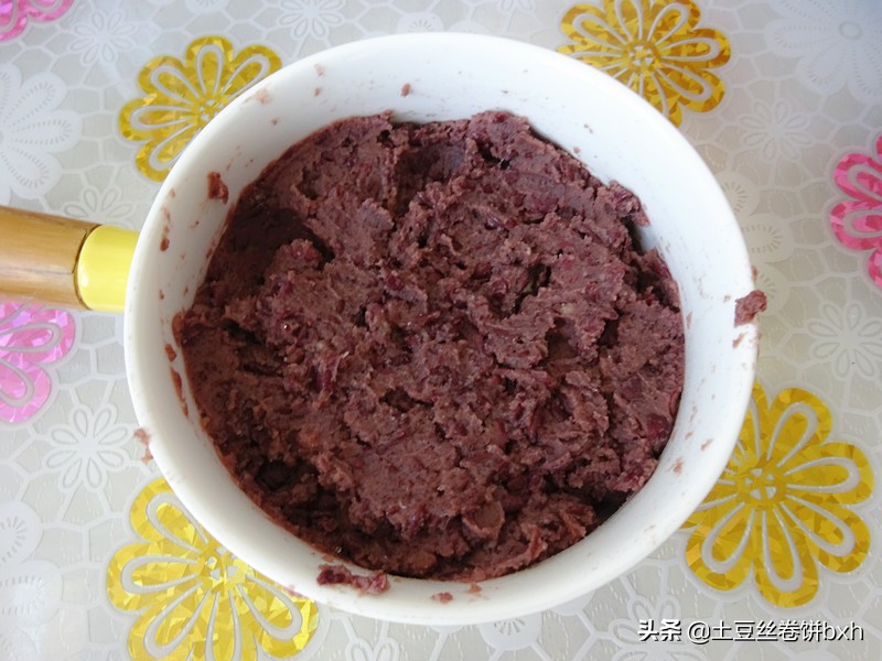 它是很養心的食品，夏季要常吃，做餡都喜歡，怎麼吃都不夠