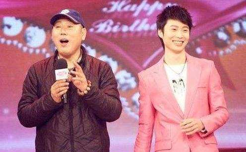 李诚儒住豪宅娶娇妻，儿子却辍学、买不起房，