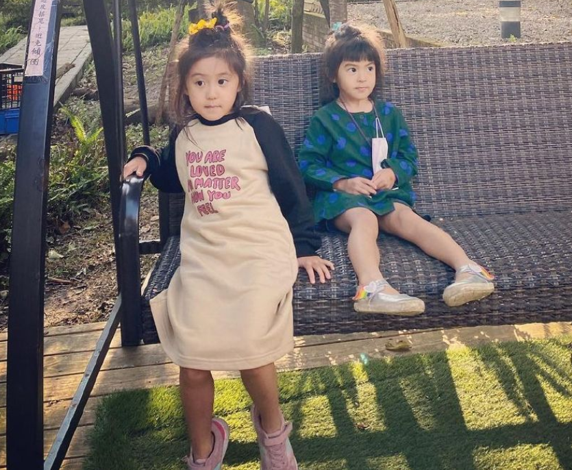咘咘美照被傳，3歲妹妹波妞意外成焦點，這生圖顏值美翻了呀