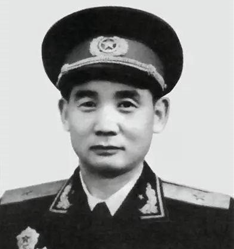 1985年百万大裁军，很多部队领导不服气，邓小平：头头不通调头头