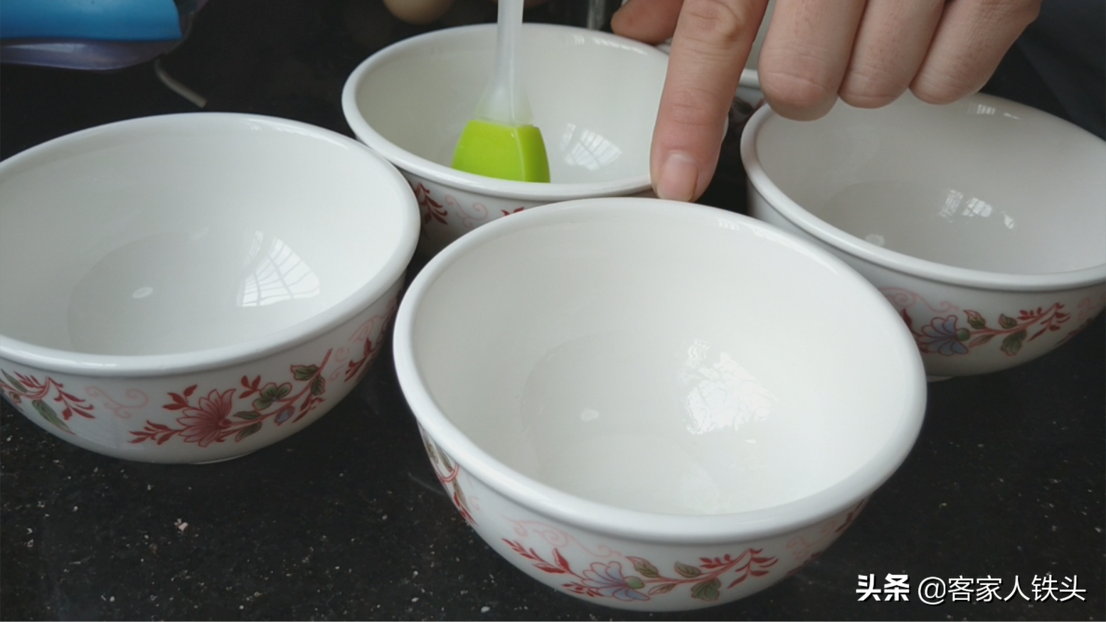 暑假早餐怎么吃？5个鸡蛋1朵西兰花，入锅简单做，营养好吃又便宜