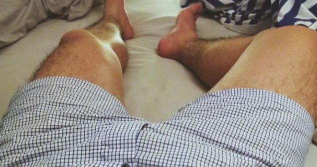 为什么有的男生腿毛浓密，有的却光秃秃的？医