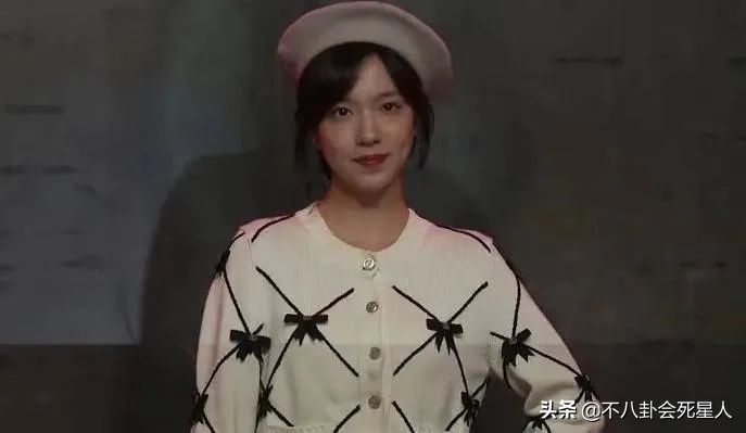 时尚大秀：吉娜神似郭碧婷，鹿晗瘦得头大身子小，倪妮肉色上衣
