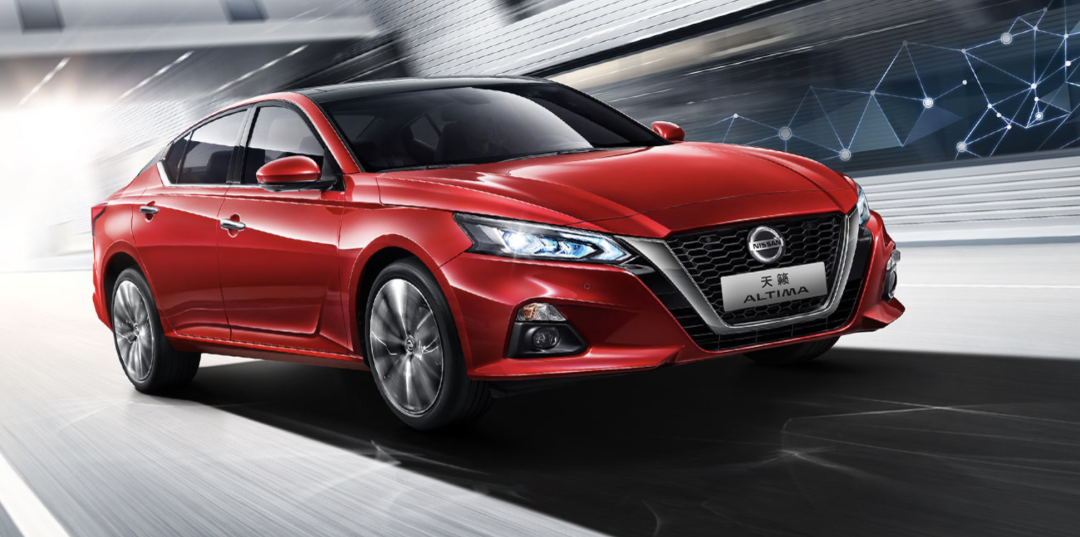 德日系中型车比拼，20万买天籁还是迈腾？