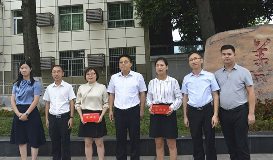 向建平一行赴达州中学开展教师节慰问活动