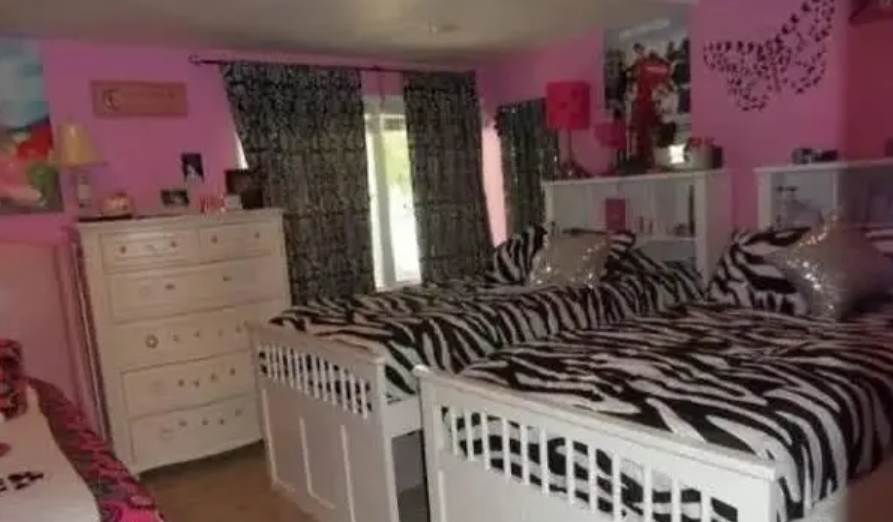 参观王宝强在美国的豪宅，粉色墙面配斑马床单