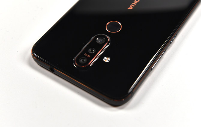 最超值的打孔屏手机 Nokia X71上手体验