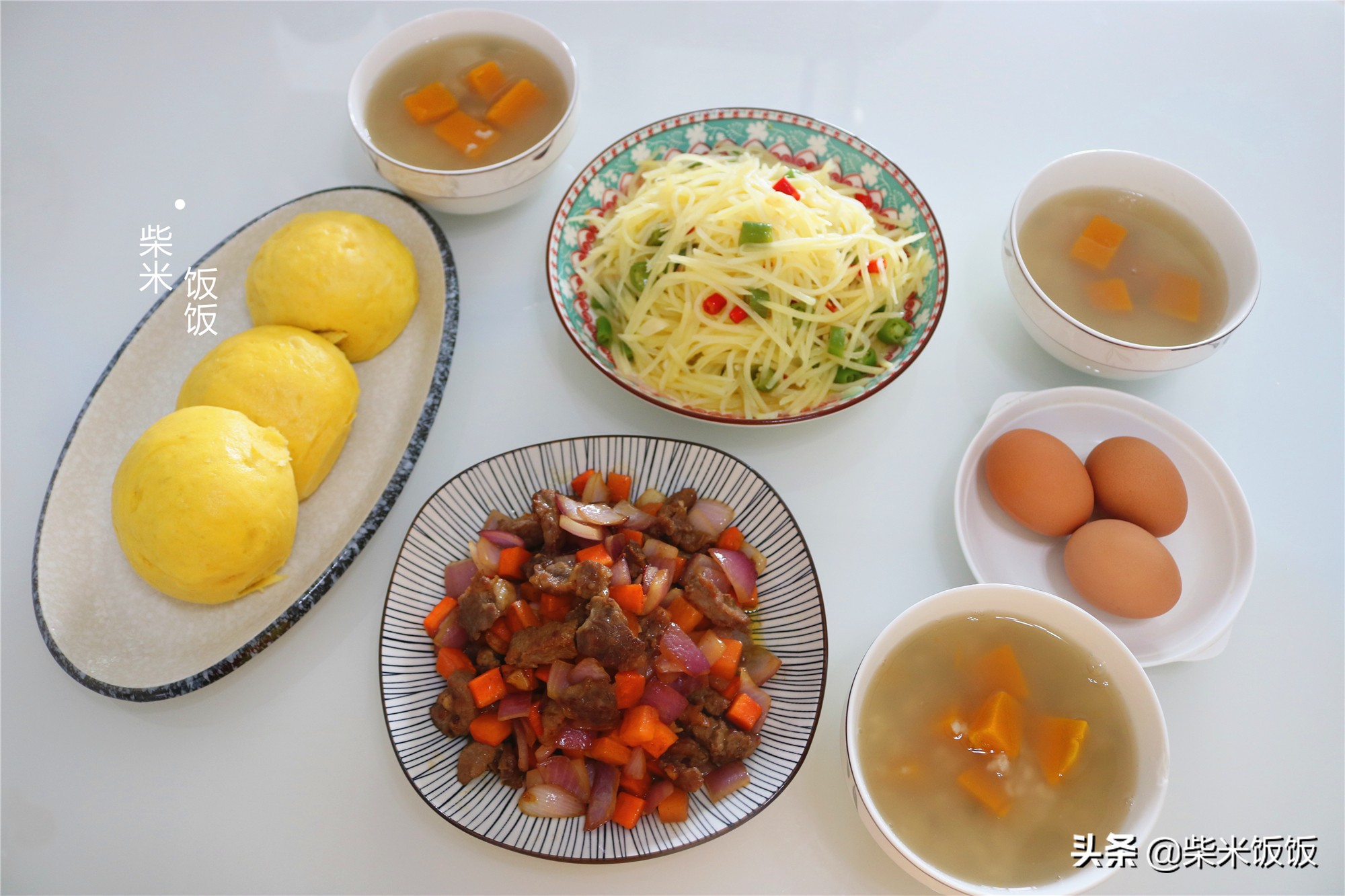 给家人做早餐，煮一锅粥，炒两个菜，全家吃得营养又开心