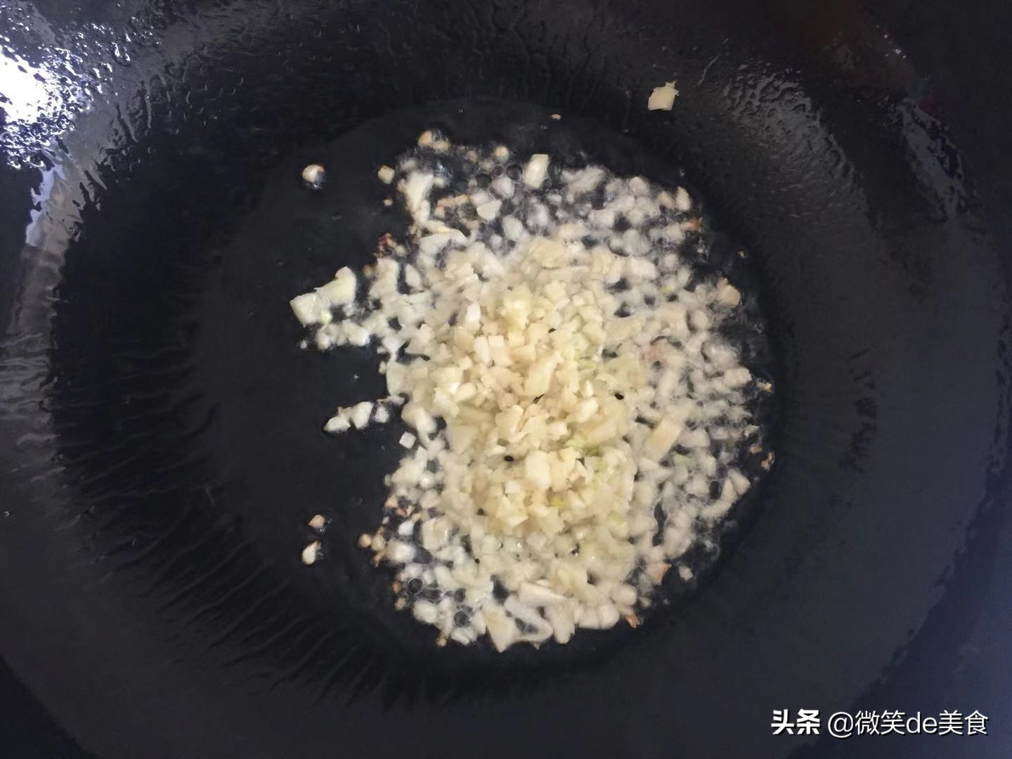 香菇好吃的做法，不放肉也鲜香浓郁，必须要多吃一碗米饭