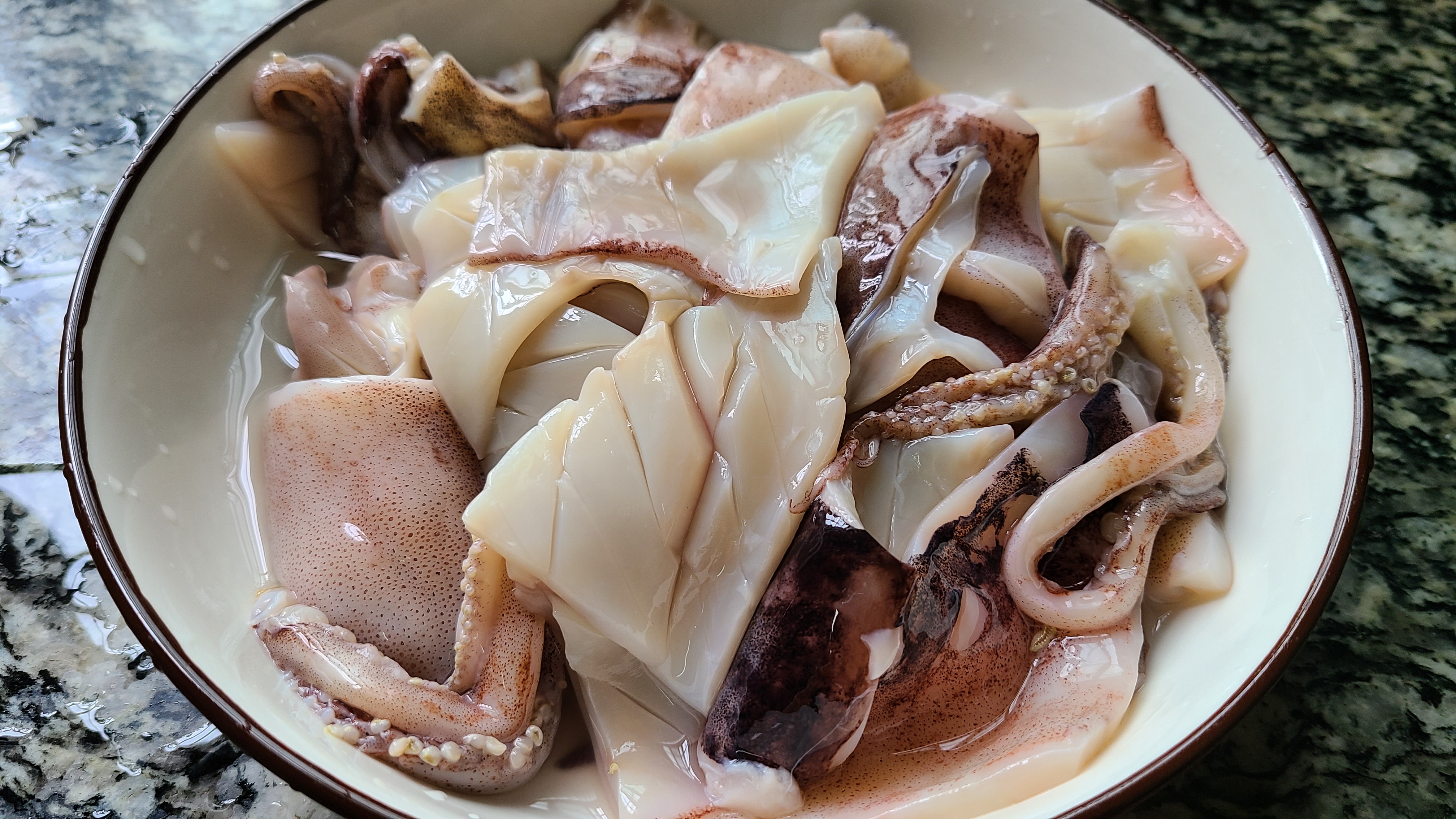 魷魚的家常做法，味道鮮美又好吃，出鍋香噴噴的看著就饞