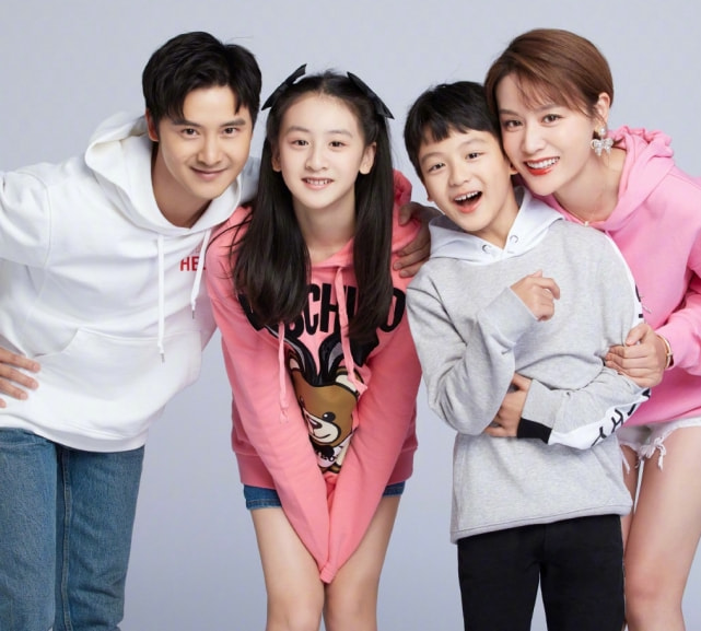 田亮一家环球影城拍大片，13岁森碟个头直追妈妈，颜值气质双绝