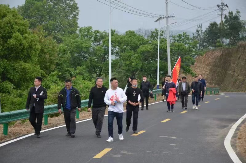 武汉市新洲区推出学党史、走红线、兴乡村户外实践课
