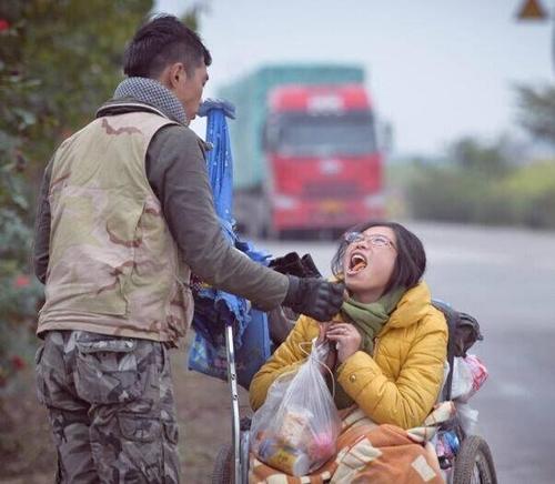 推着轮椅和绝症女友私奔，-第5张图片-大千世界