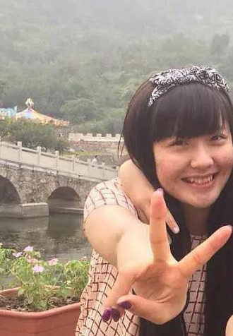 《创3》王艺瑾从130斤变成现在这样，她的减肥方