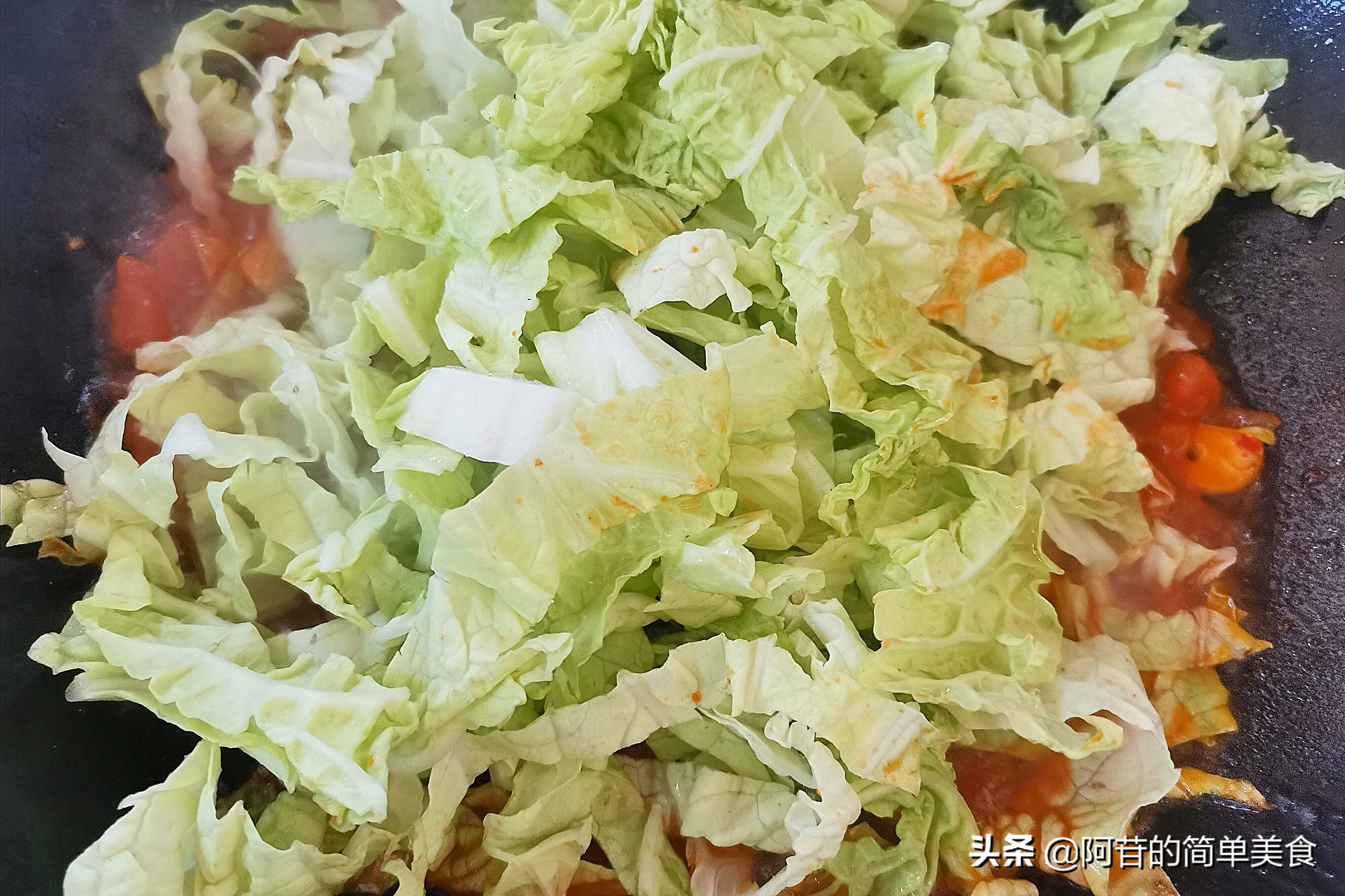 Today’s holiday, make a bowl of children’s favorite Ding Ding noodles, delicious and full, really fragrant