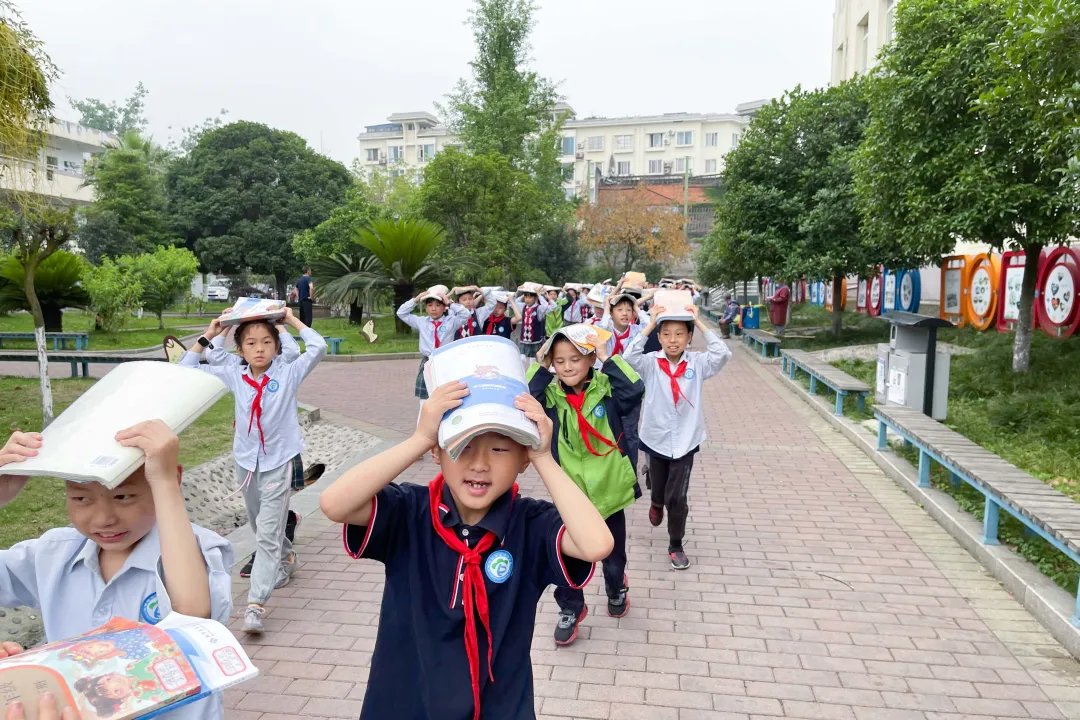 扎实演练 守护平安——双流区公兴小学2020年防震避险应急演练